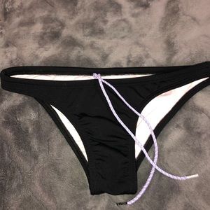 Jolyn Europe bottoms!